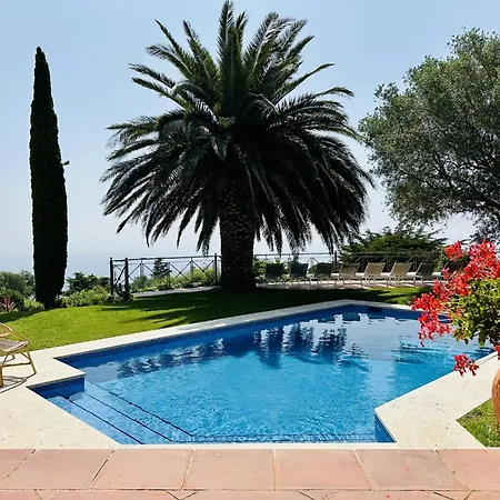 בית נופש Miravall Costabravasi